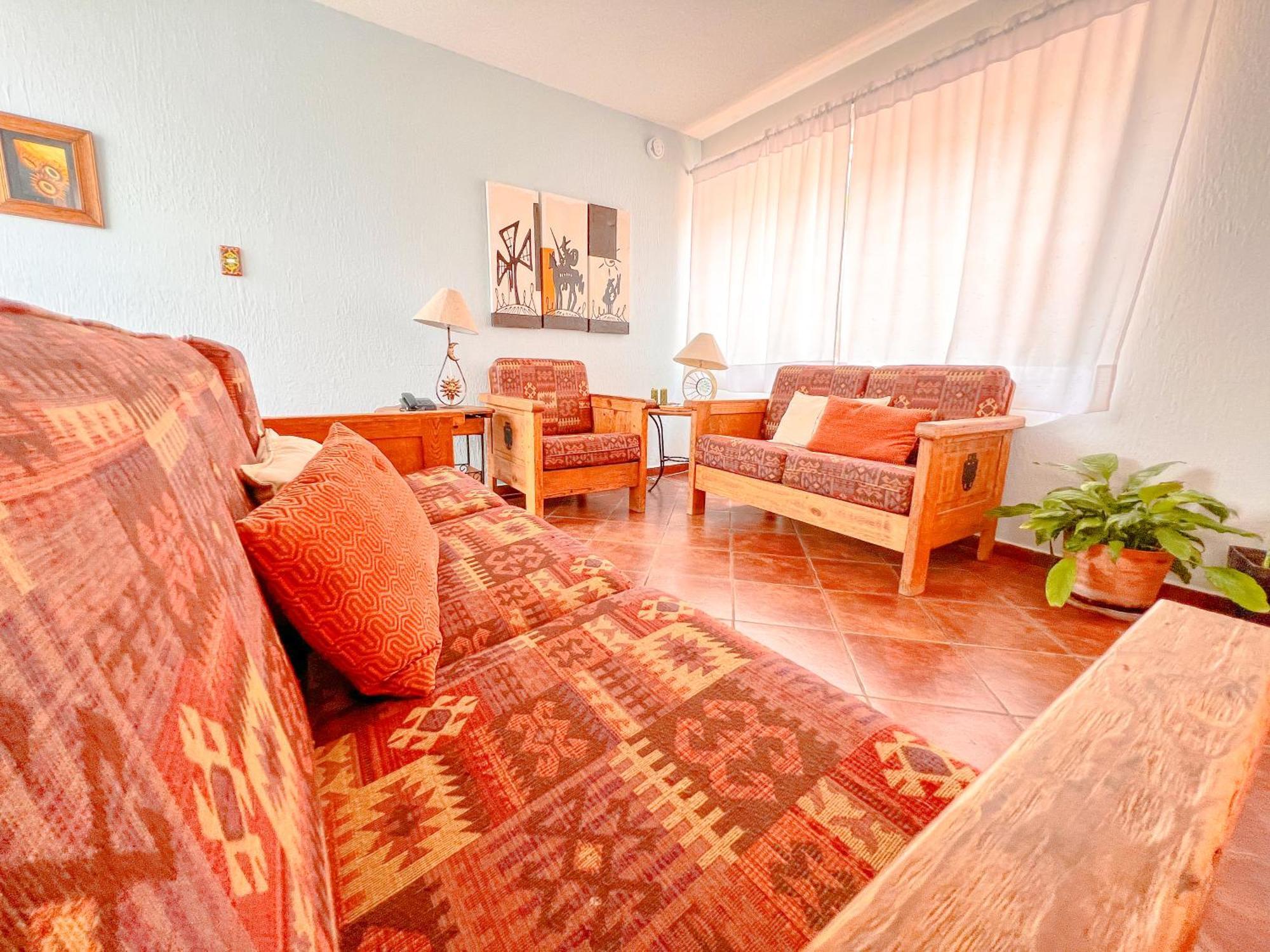 Colorful Family Condo With Terrace And Free Parking Guanajuato Luaran gambar